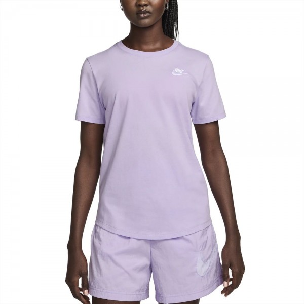 Nike Sportswear Club Essentials T-Shirt Damen lila
